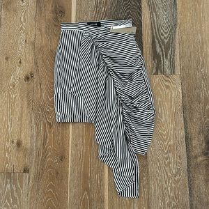 *NWT* “DO + BE” black & white striped asymmetrical fitted skirt. Size small.